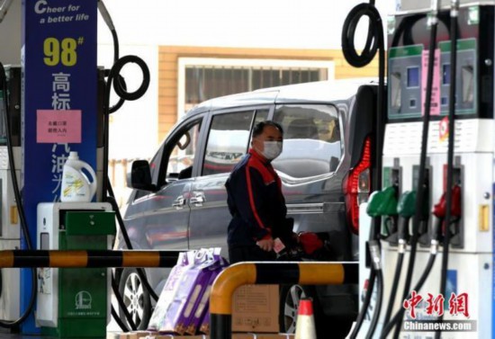 机构预测油价或迎四连涨，车主加满一箱油多花4元